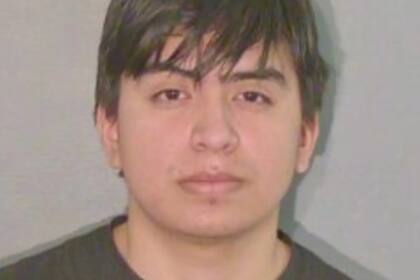 David Cumplido Jiménez, un mexicano de 23 años, fue detenido el 7 de agosto; se enfrenta a dos cargos por delitos graves y dos delitos menores por conducir sin una licencia válida y una etiqueta adjunta no asignada