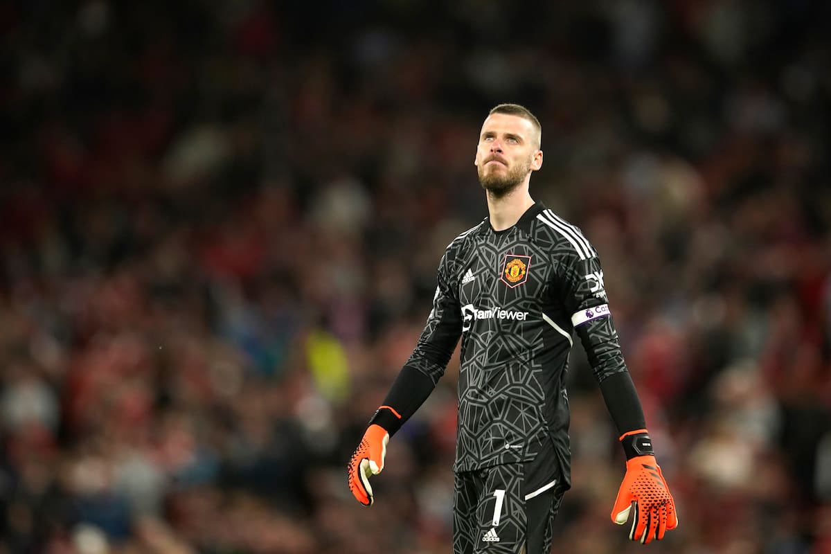 David de Gea tenía todo listo para seguir en Manchester United, pero el club le retiró la oferta de renovación y le hizo otra mucho menor que lo acordado.