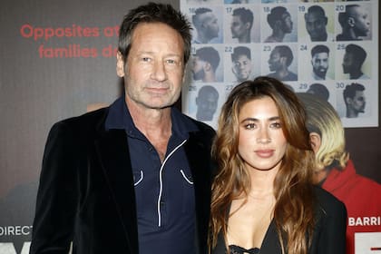 David Duchovny reveló que se casó en secreto con su novia, una mujer 33 años menor
