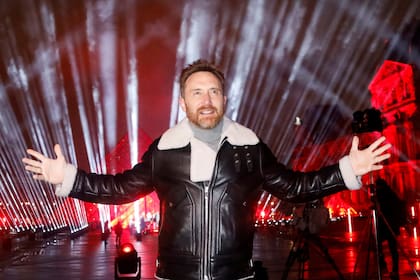 David Guetta da la bienvenida al 2021 con un concierto en el Louvre