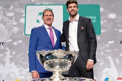 David Haggerty y Gerard Piqué en el sorteo de la nueva versión de la Copa Davis