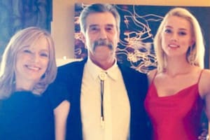 David Heard y Paige Parsons, los padres de Amber Heard, excusaron a su hija con Johnny Deep por imponerle una orden de restricción para evitar ser desalojada