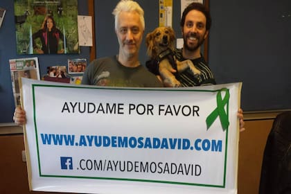 David junto a Andy Kusnetzoff durante la campaña de Facebook