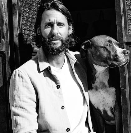 David Mayer De Rothschild ha visitado lugares remotos del planeta para darle visibilidad al cuidado del medio ambiente