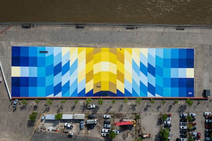 David Petroni representó a través del diseño geométrico un símbolo nacional de peso como la bandera