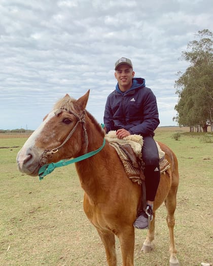 David Romero andando a caballo, durante una de sus escapadas a Corrientes