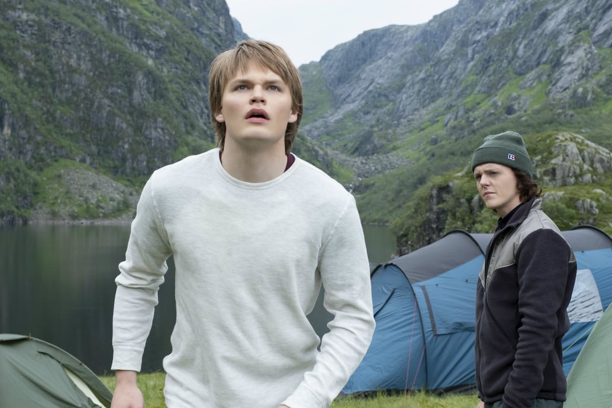 David Stakston y Jonas Strand Gravli, los dos adolescentes que pueden o no ser encarnaciones de Thor y Loki, en la nueva serie del creador de Borgen