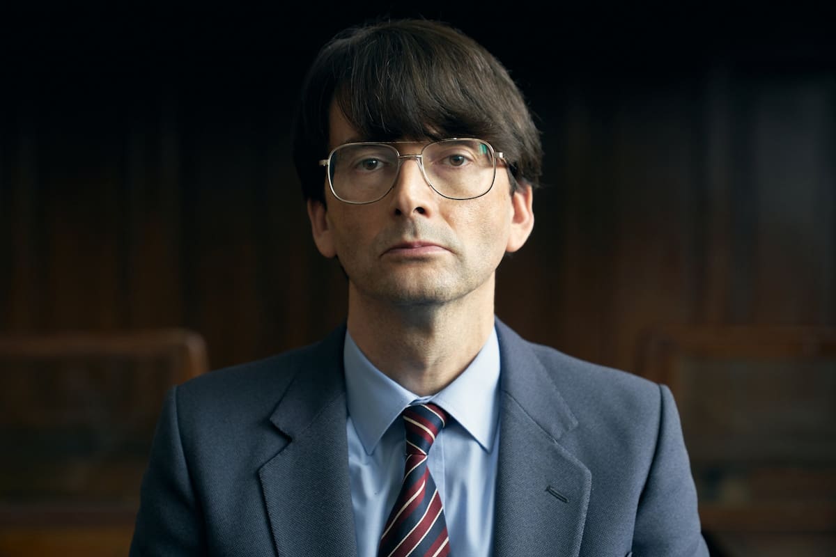 David Tennant como el asesino serial británico Dennis Nielsen, en la miniserie Des
