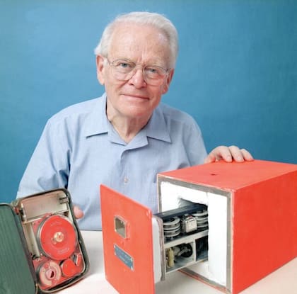 David Warren, el inventor australiano de la caja negra de los aviones