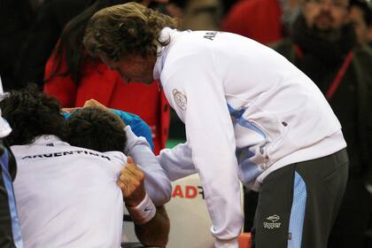 David y Mónaco consuelan a Delpo