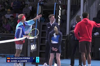 Davidovich Fokina y Félix Auger-Aliassime se unen con reclamos al umpire por los ruidos de una cancha anexa