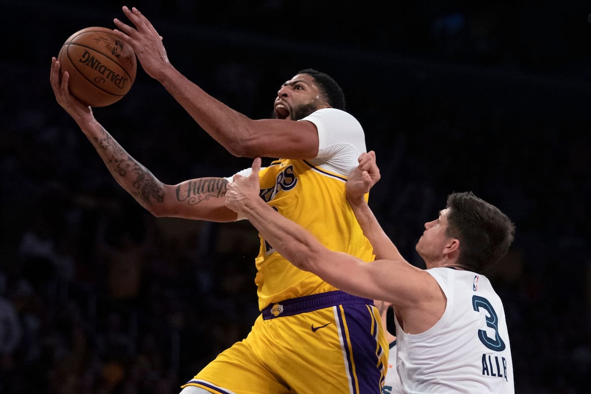 Davis consiguió un registro histórico en 31 minutos