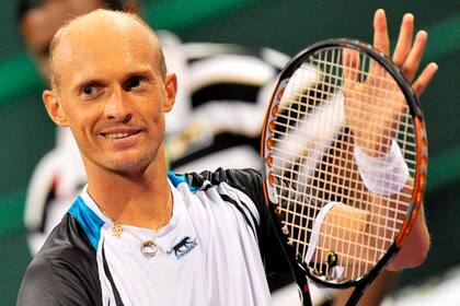 Davydenko dio vuelta un partido impresionante y es el primer campeón de la temporada 2010 de la ATP