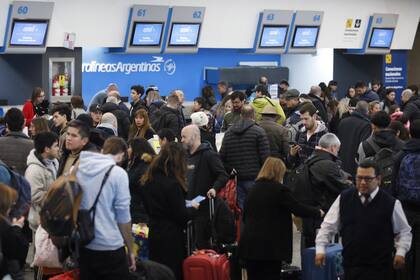 De 8 a 10 y de 16 a 18 son los horarios pico de check in de pasajeros en Aeroparque