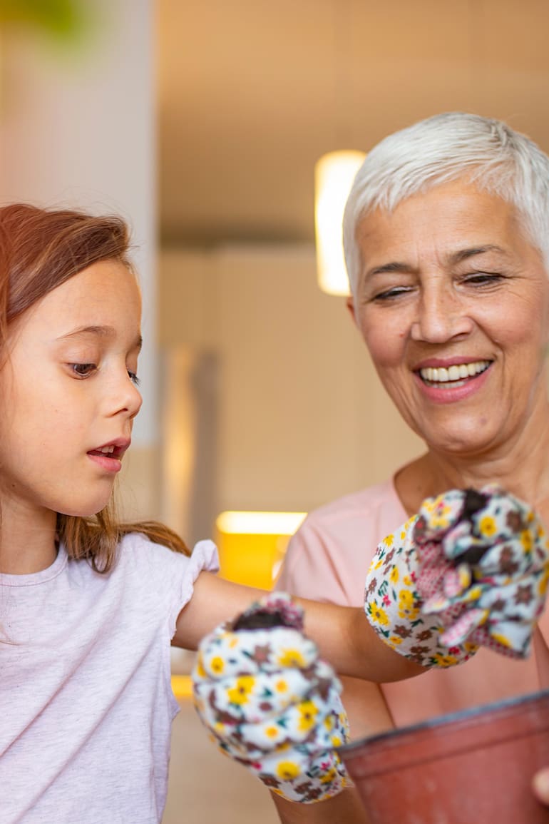 De acuerdo a diferentes estudios científicos, tener hobbies "de abuela" mejora tu salud física y mental.