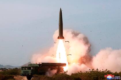 De acuerdo a lo informado por Corea del Sur, el régimen de Kim Jong-un disparó un proyectil no identificado desde el oeste del país