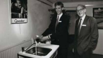 De acuerdo a Niels, él, su padre y su hermano Walter nunca se dirigieron palabras duras entre ellos en los años en los que trabajaron juntos