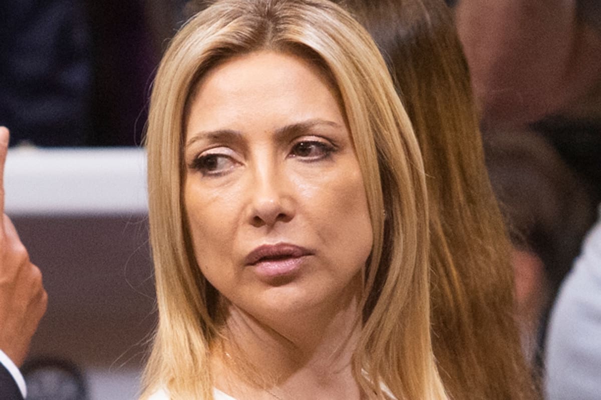 De acuerdo al testimonio de la periodista Sandra Borghi, Fabiola Yánez grabó seis episodios de 40 minutos cada uno "con una colita en el pelo, a cara lavada, mirando a cámara".
