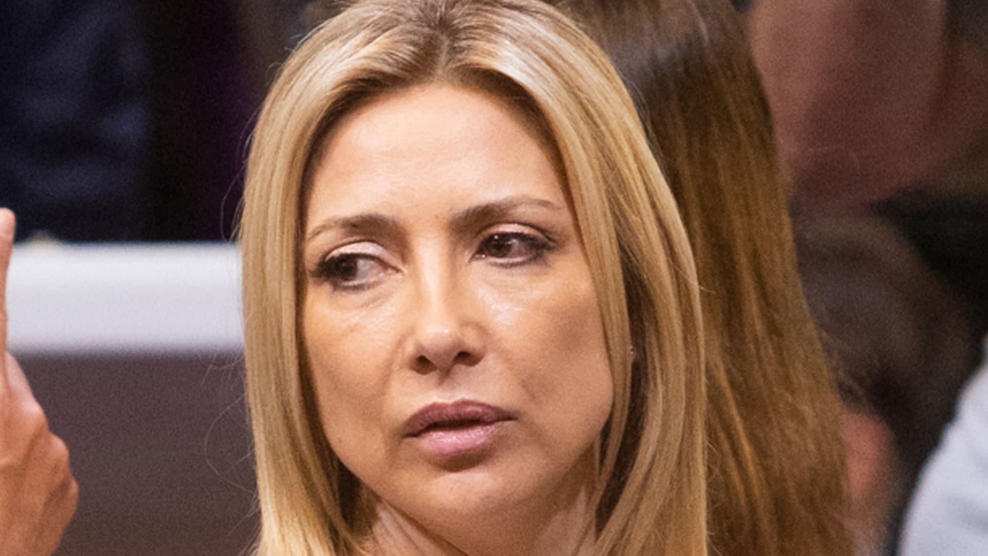 De acuerdo al testimonio de la periodista Sandra Borghi, Fabiola Yánez grabó seis episodios de 40 minutos cada uno "con una colita en el pelo, a cara lavada, mirando a cámara".