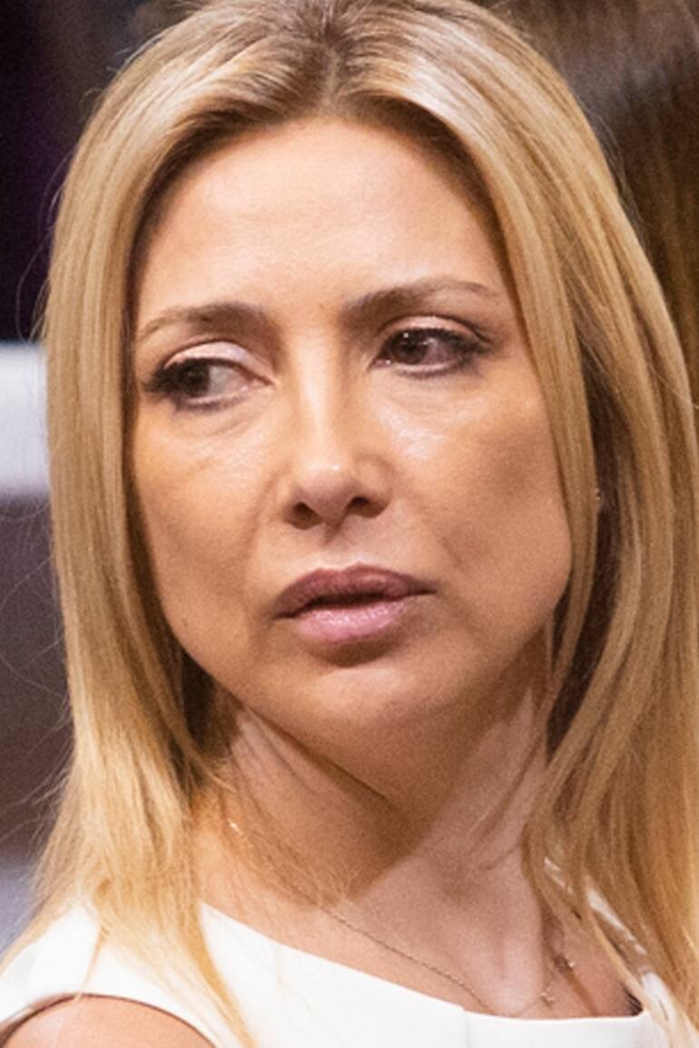 De acuerdo al testimonio de la periodista Sandra Borghi, Fabiola Yánez grabó seis episodios de 40 minutos cada uno "con una colita en el pelo, a cara lavada, mirando a cámara".