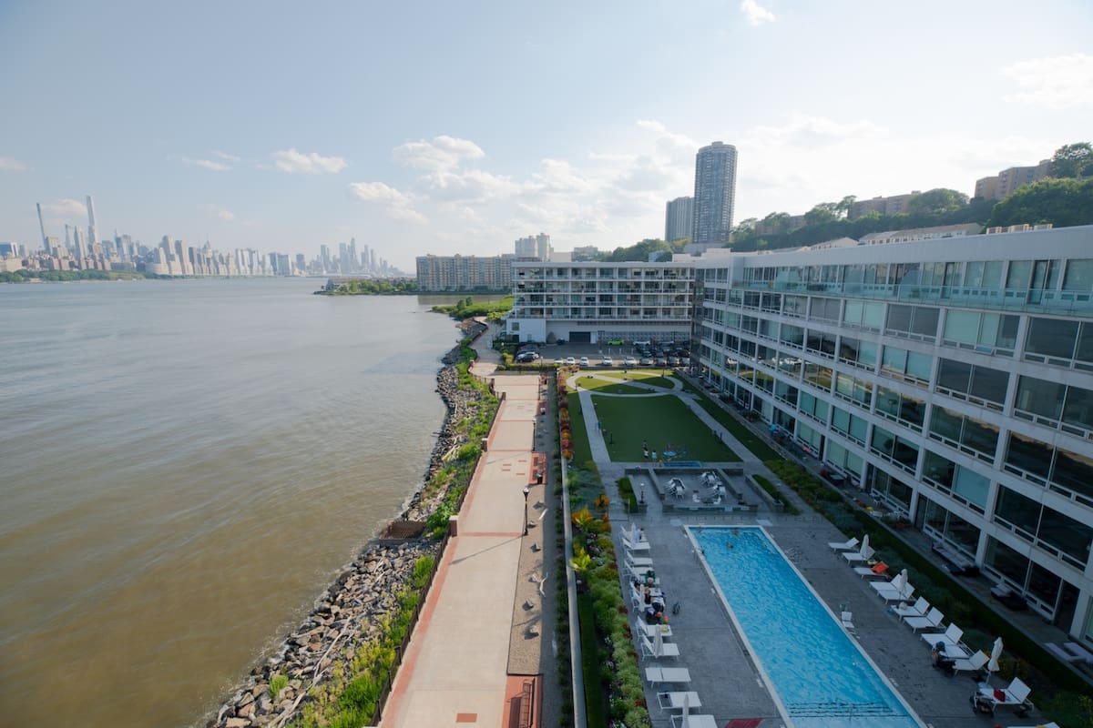 De acuerdo con ChatGPT, Edgewater es uno de los lugares más seguros para migrantes en Nueva Jersey