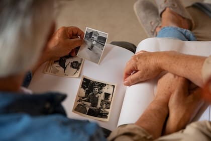 De acuerdo con el especialista, documentar selectivamente y de forma consciente puede ser beneficioso, especialmente si las fotos se revisan más tarde para evocar la experiencia y las emociones asociadas