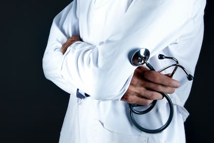 De acuerdo con el tipo de clínica, los profesionales de la salud en California recibirán distintos aumentos en su salario