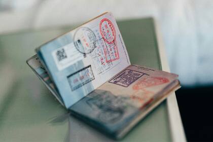 De acuerdo con el Uscis, el solicitante no debe comenzar con su nueva actividad hasta que consiga la aprobación