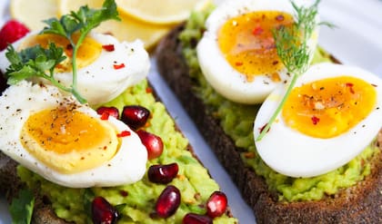 De acuerdo con la especialista, los huevos son una importante fuente de proteínas que deben consumirse todos los días