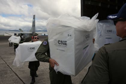 De acuerdo con los últimos datos, Nasry Asfura registra el 39,57% de los votos, mientras que Salvador Nasralla el 40,34%