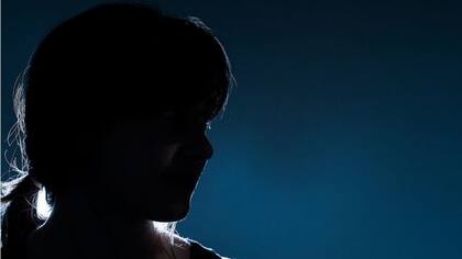 De acuerdo con organizaciones que apoyan a mujeres que han sido víctimas de trata, muchas sobrevivientes no quieren denunciar sus casos por miedo a las represalias