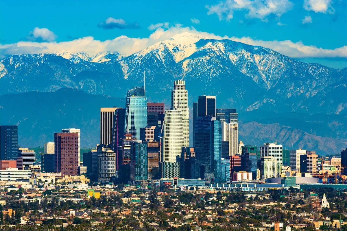 De acuerdo con un análisis realizado con inteligencia artificial, Los Ángeles se posiciona como la ciudad más riesgosa para migrantes en California