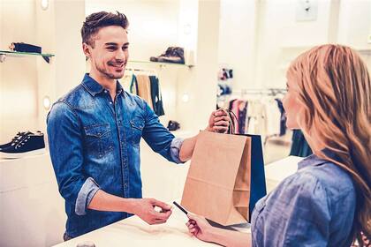 De acuerdo con un estudio, los escritorios altos pueden ser una mala idea