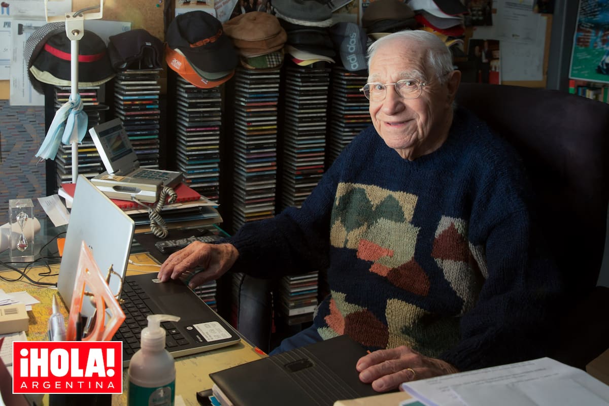 “De alguna manera me siento un poco responsable de lo que van a recibir y están recibiendo como educación mis nietos”, explica