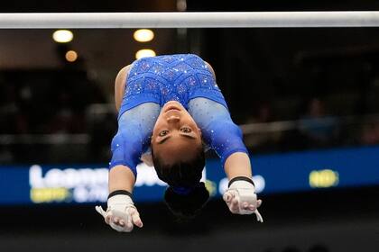 De aprendiz a líder: Hezly Rivera se corona campeona nacional de gimnasia en EEUU
