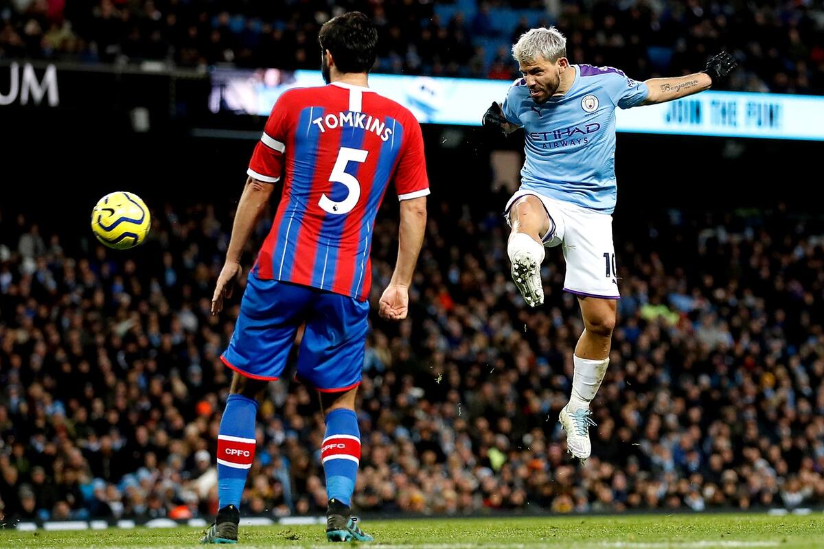De cabeza, Agüero anota su segundo gol