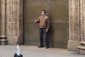 De cantar por monedas en Microcentro a cambiar su vida 180°: la historia del tenor lírico desempleado que impresionó a todos