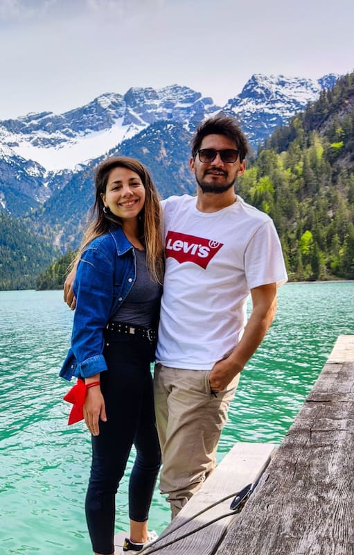 De Catamarca a Alemania. La pareja se fue con el sueño de recorrer el mundo.