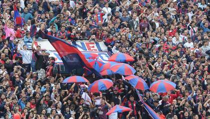 "De chica no iba mucho a la cancha porque mi viejo era de Racing y, además, las mujeres no iban tanto. Empecé a ir con mi marido, que es de River".
