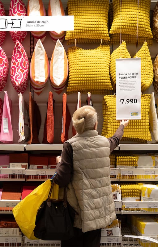 De compras en Ikea.