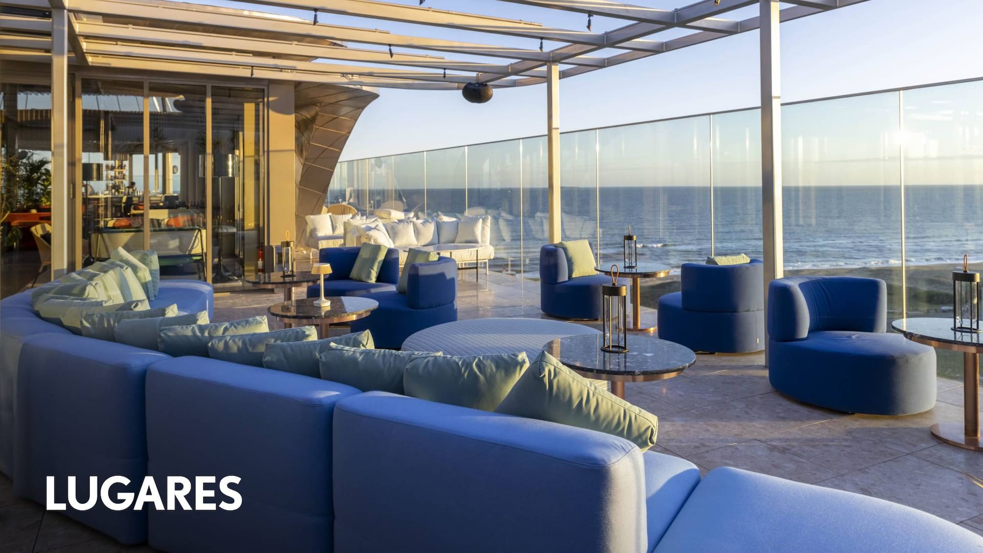 De este rooftop surgió el Punta Sour, el cóctel ganador de la temporada, a base de vino tannat (cepa insigna de Uruguay), whisky Jack Daniels, jugo de limón, agua de garbanzos y Grappamiel.