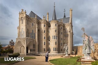 El pequeño pueblo español que sorprende con su rico patrimonio y un palacio de cuento