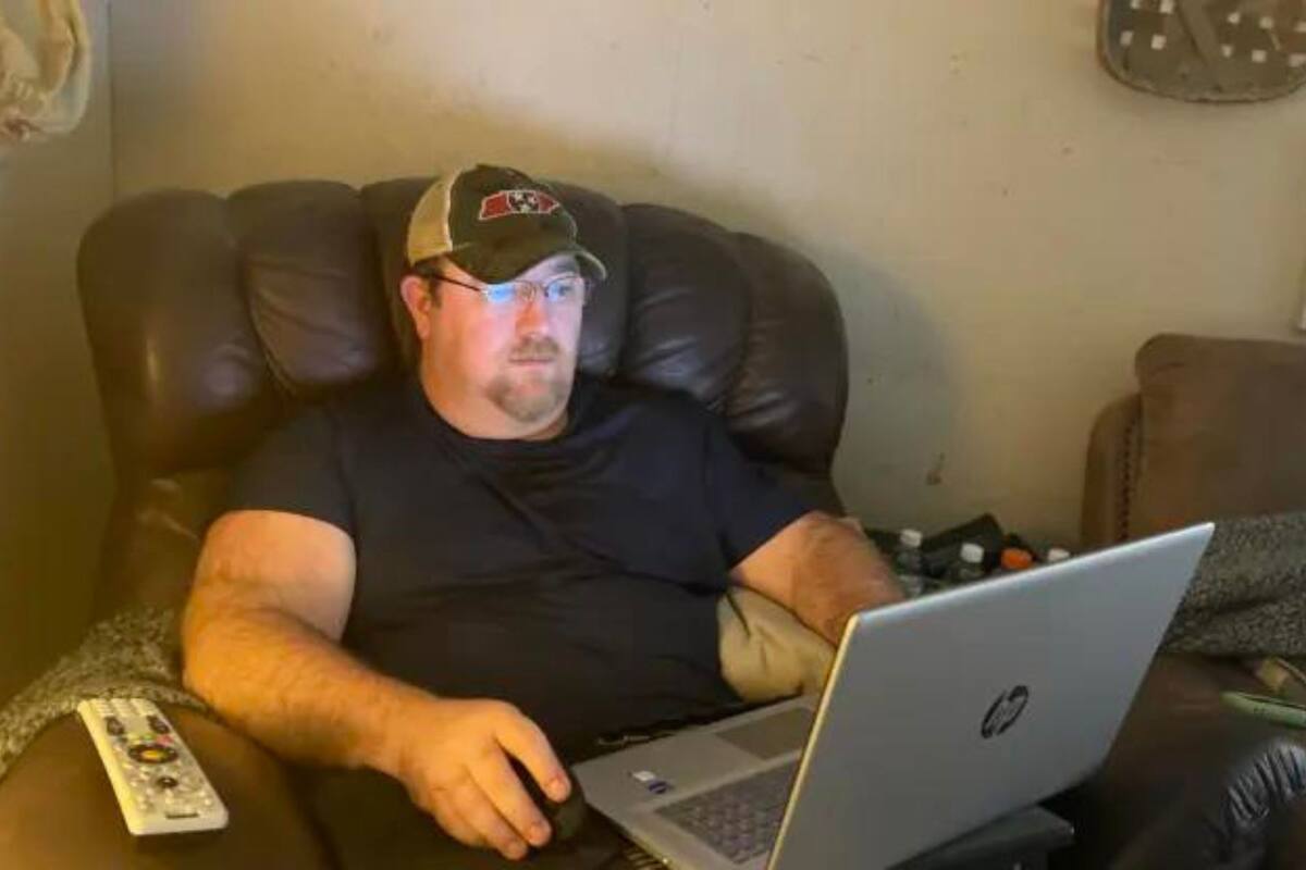 De Ford a su casa: Chris Pyleen en plena actividad laboral