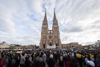 La caminata de 60 kilómetros que reúne a miles de fieles de todo el país
