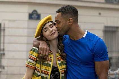 De Gran Hermano a Netflix: quién es Lucien Laviscount, el nuevo galán de Emily in Paris
