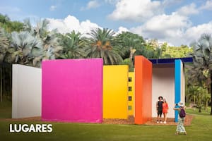 De Hélio Oiticica, el Magic Square fue construido después de su muerte, siguiendo sus indicaciones.