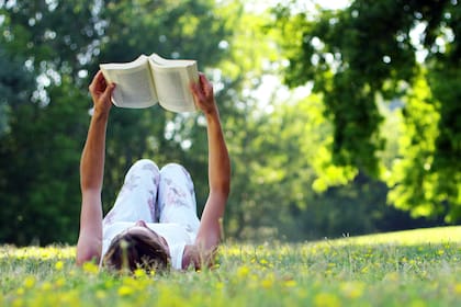 De Henry Miller a César Aira, pasando por Penelope Fitzgerald, varios libros se ambientan en la estación de la belleza y la juventud