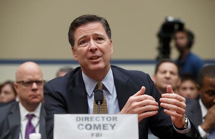 De héroe progresista a villano republicano: la trayectoria de Comey desde su negativa a espiar ciudadanos hasta el caso Clinton