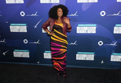 “¡De Idol a EGOT, bebé! Veinte años después, y ahora de regreso en televisión con mi propio programa”, aseguró Jennifer Hudson