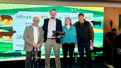 De Izq. a Der: Amadeo Derito, Juan Cuattromo, Carla Seain y Martín Schvarztman en lanzamiento del evento